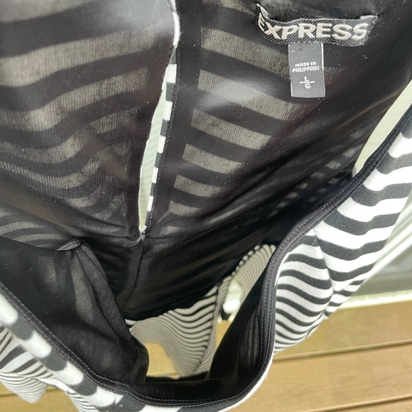 Express striped dress - Picture 4 of 4